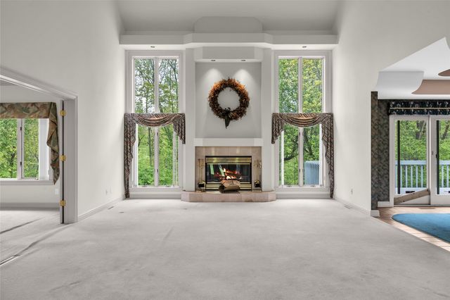 4850 Autumn Drive NE, Cedar Rapids, IA 52411