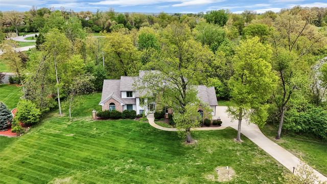 4850 Autumn Drive NE, Cedar Rapids, IA 52411