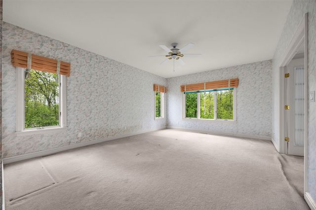 4850 Autumn Drive NE, Cedar Rapids, IA 52411