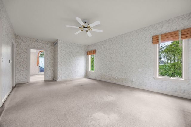 4850 Autumn Drive NE, Cedar Rapids, IA 52411