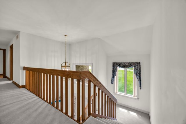 4850 Autumn Drive NE, Cedar Rapids, IA 52411