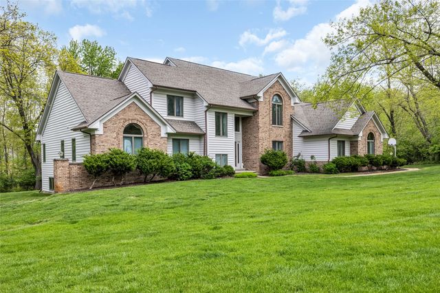 4850 Autumn Drive NE, Cedar Rapids, IA 52411