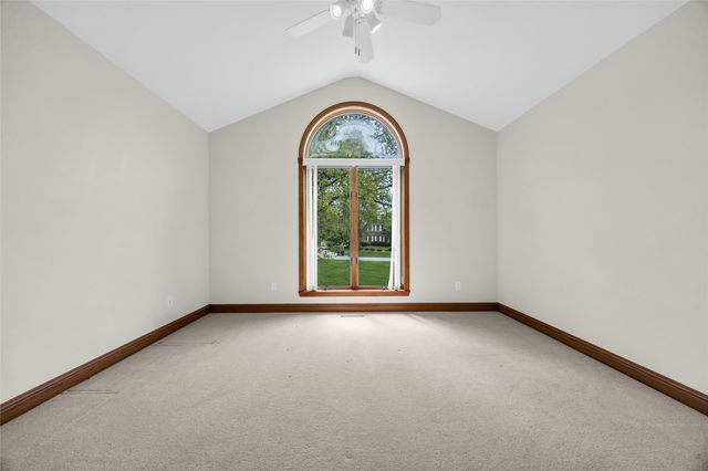 4850 Autumn Drive NE, Cedar Rapids, IA 52411