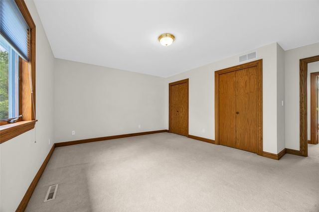 4850 Autumn Drive NE, Cedar Rapids, IA 52411