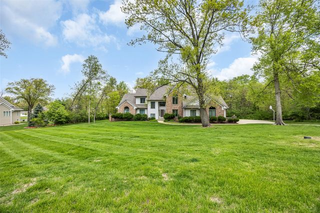 4850 Autumn Drive NE, Cedar Rapids, IA 52411