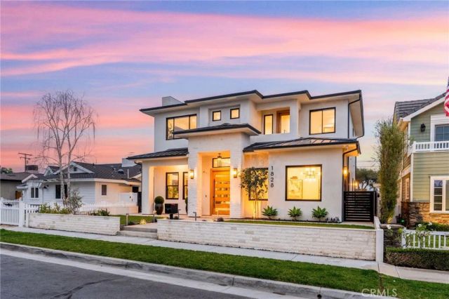 1828 Pine Street, Huntington Beach, CA 92648