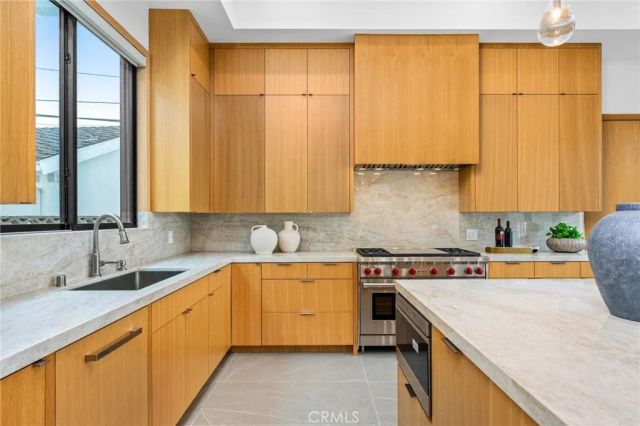 1828 Pine Street, Huntington Beach, CA 92648