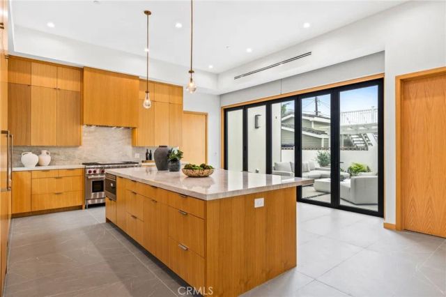 1828 Pine Street, Huntington Beach, CA 92648