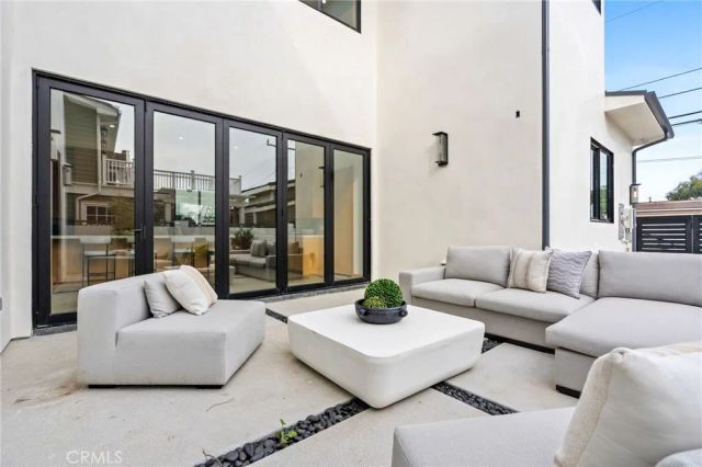 1828 Pine Street, Huntington Beach, CA 92648