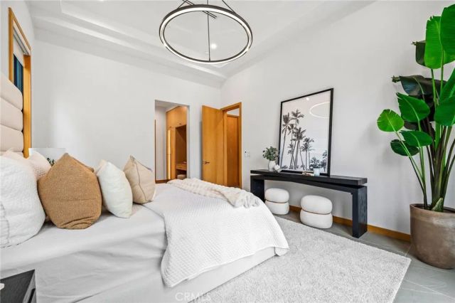 1828 Pine Street, Huntington Beach, CA 92648