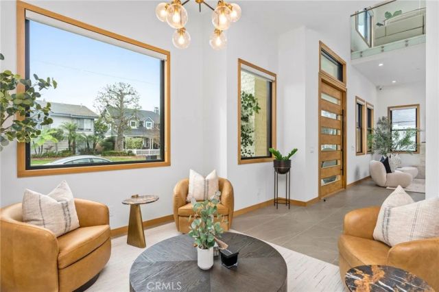 1828 Pine Street, Huntington Beach, CA 92648