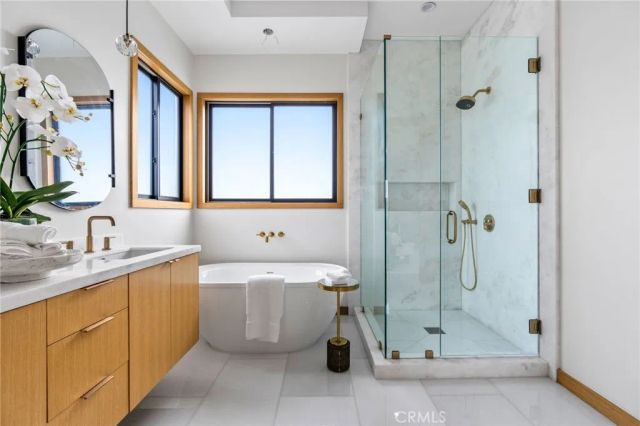 1828 Pine Street, Huntington Beach, CA 92648