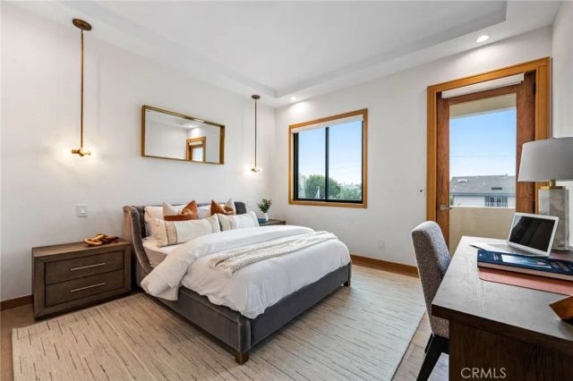 1828 Pine Street, Huntington Beach, CA 92648