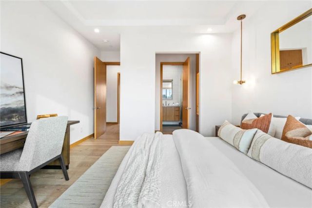 1828 Pine Street, Huntington Beach, CA 92648