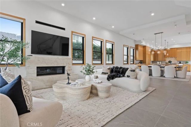 1828 Pine Street, Huntington Beach, CA 92648