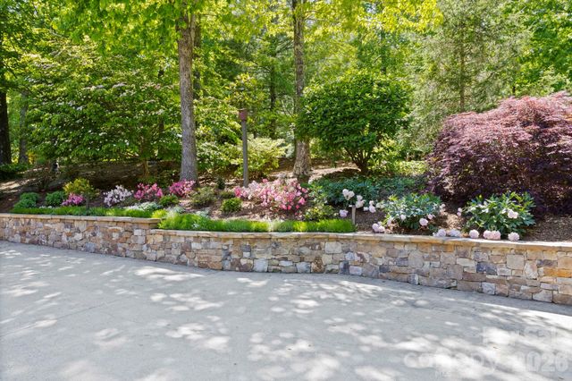 20 Fernridge Court, Flat Rock, NC 28731