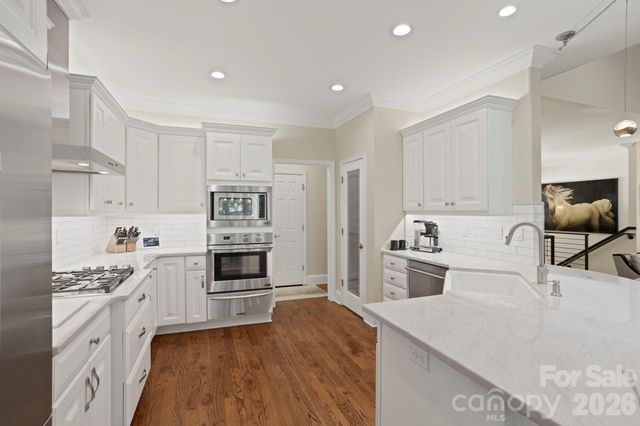 20 Fernridge Court, Flat Rock, NC 28731