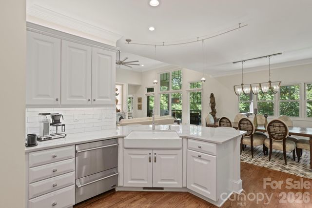 20 Fernridge Court, Flat Rock, NC 28731