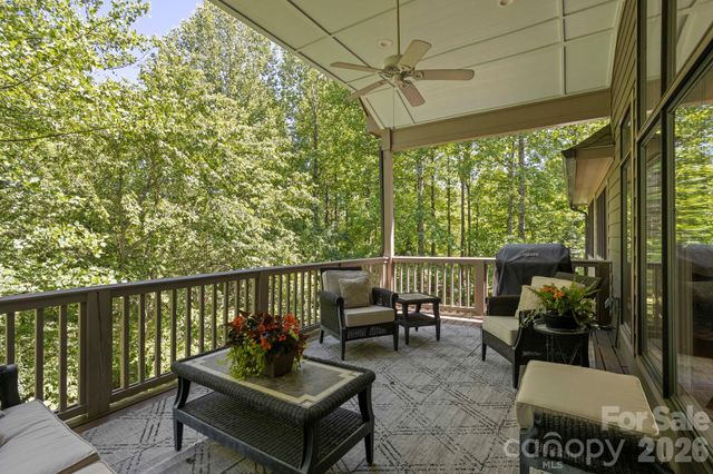 20 Fernridge Court, Flat Rock, NC 28731
