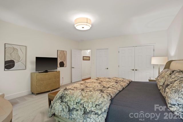 20 Fernridge Court, Flat Rock, NC 28731