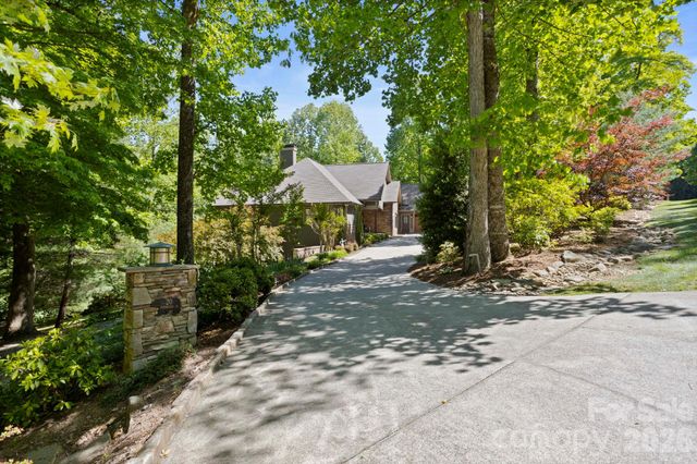 20 Fernridge Court, Flat Rock, NC 28731
