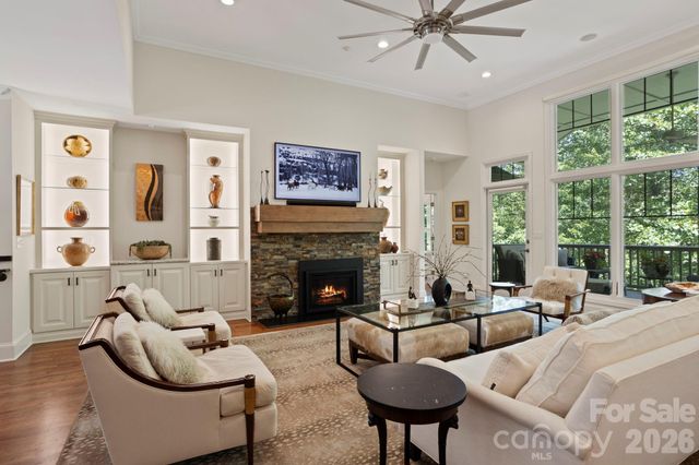 20 Fernridge Court, Flat Rock, NC 28731