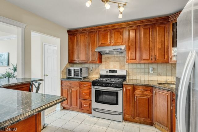 99 Genoble Rd, Montville Twp., NJ 07045