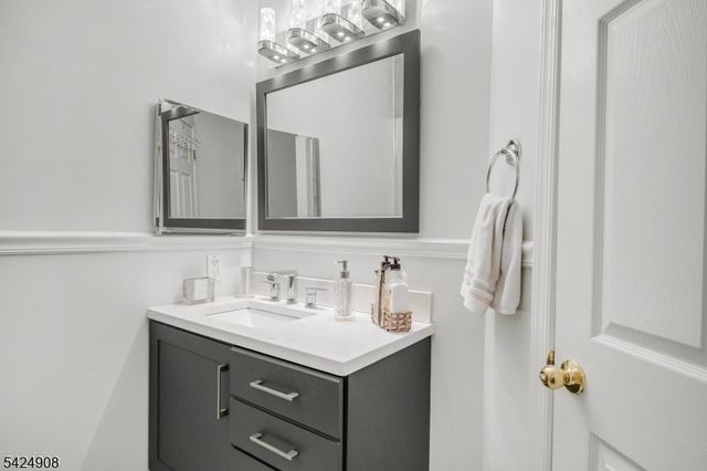 99 Genoble Rd, Montville Twp., NJ 07045