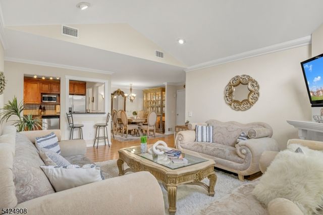 99 Genoble Rd, Montville Twp., NJ 07045