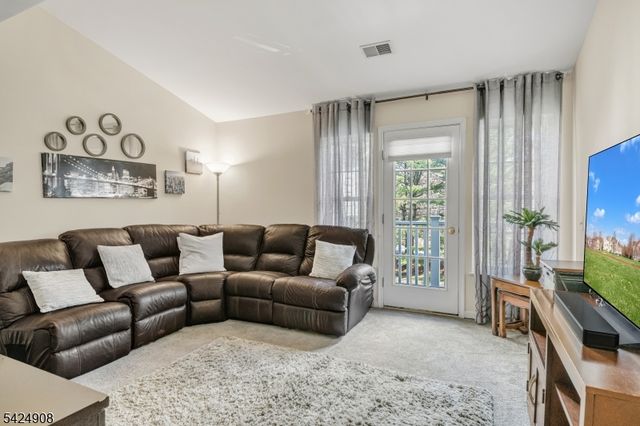 99 Genoble Rd, Montville Twp., NJ 07045