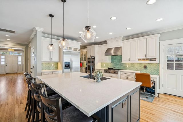 2601 W MORRISON AVENUE, Tampa, FL 33629