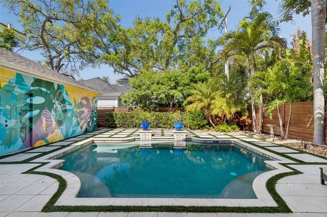 2601 W MORRISON AVENUE, Tampa, FL 33629