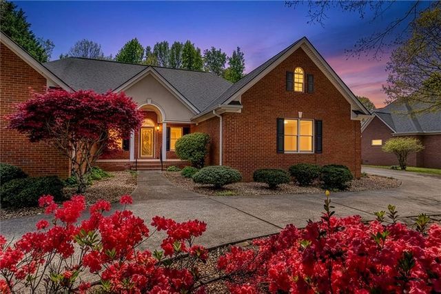 6628 Windvane Point, Clermont, GA 30527