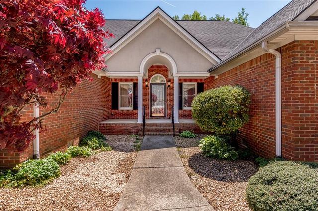 6628 Windvane Point, Clermont, GA 30527