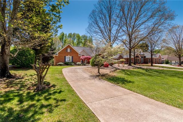 6628 Windvane Point, Clermont, GA 30527