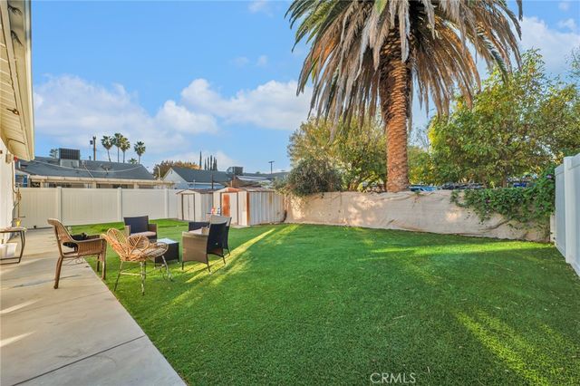 22137 Gault Street, Canoga Park, CA 91303