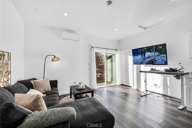22137 Gault Street, Canoga Park, CA 91303