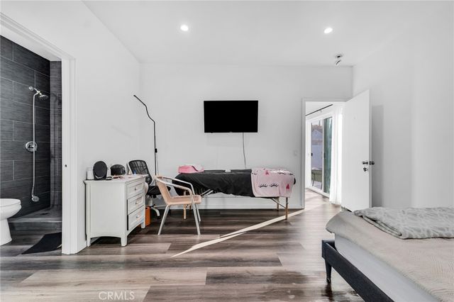 22137 Gault Street, Canoga Park, CA 91303