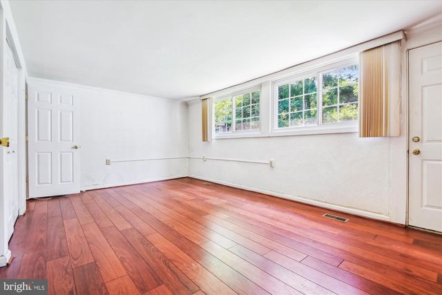 2907 LIGHTFOOT DR, Baltimore, MD 21209