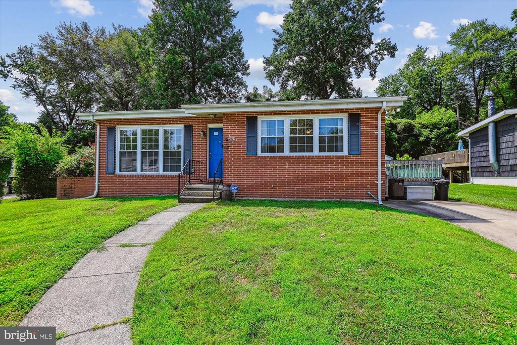 2907 LIGHTFOOT DR, Baltimore, MD 21209