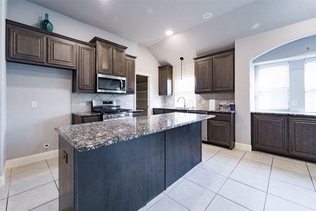 1722 Sandalwood Lane, Anna, TX 75409