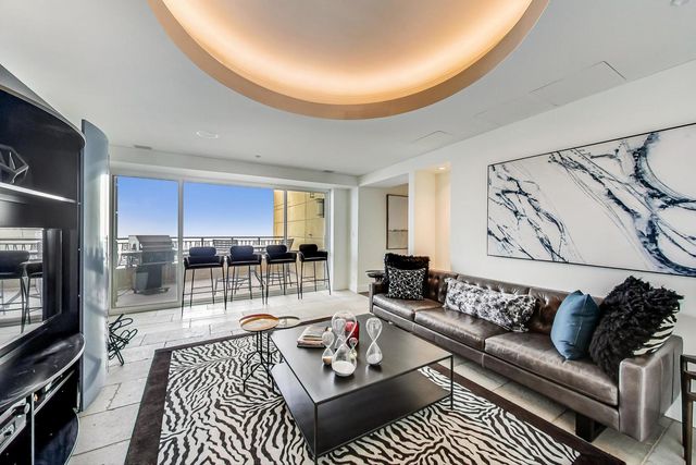 800 N MICHIGAN Avenue 4801, Chicago, IL 60611