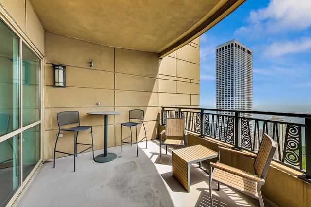 800 N MICHIGAN Avenue 4801, Chicago, IL 60611