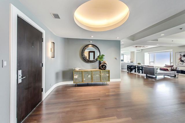 800 N MICHIGAN Avenue 4801, Chicago, IL 60611
