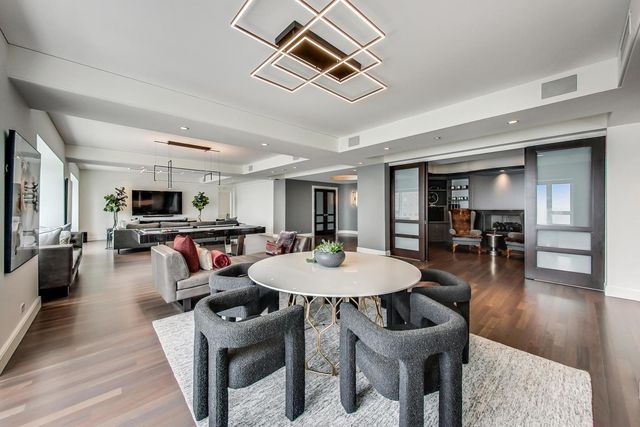 800 N MICHIGAN Avenue 4801, Chicago, IL 60611