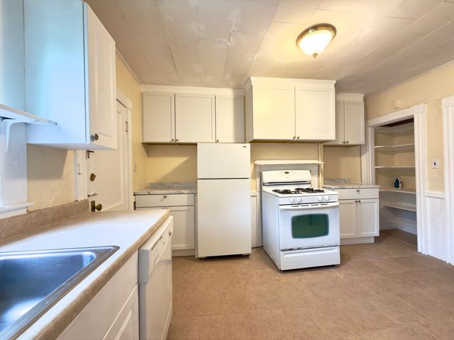 2 Sherman St AA3, Cambridge, MA 02138