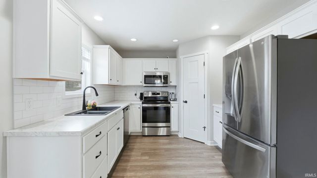 9589 Cappelli Way, Fort Wayne, IN 46825