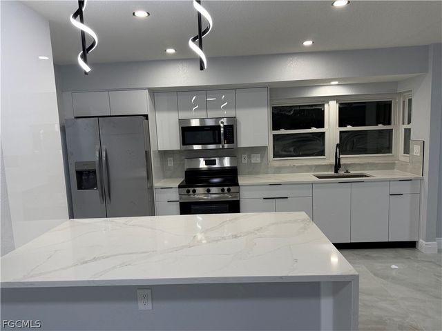 715 Shadyside ST, Lehigh Acres, FL 33936