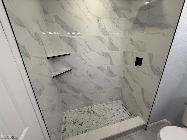 715 Shadyside ST, Lehigh Acres, FL 33936