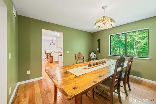 6 Arapaho Road, Brookfield, CT 06804